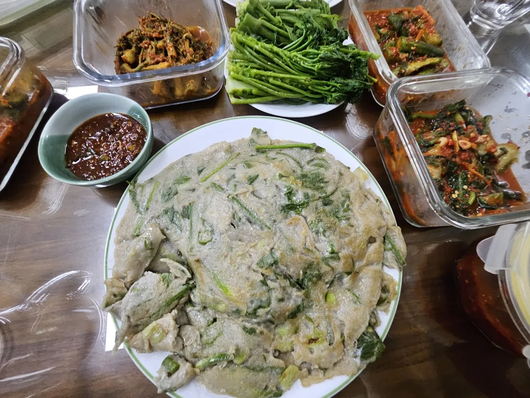 (Đời thường 5) Đình công nhà bếp ngoài ý muốn #2_Bữa tối, vì trời mưa nữa nên... Bánh kiều mạch