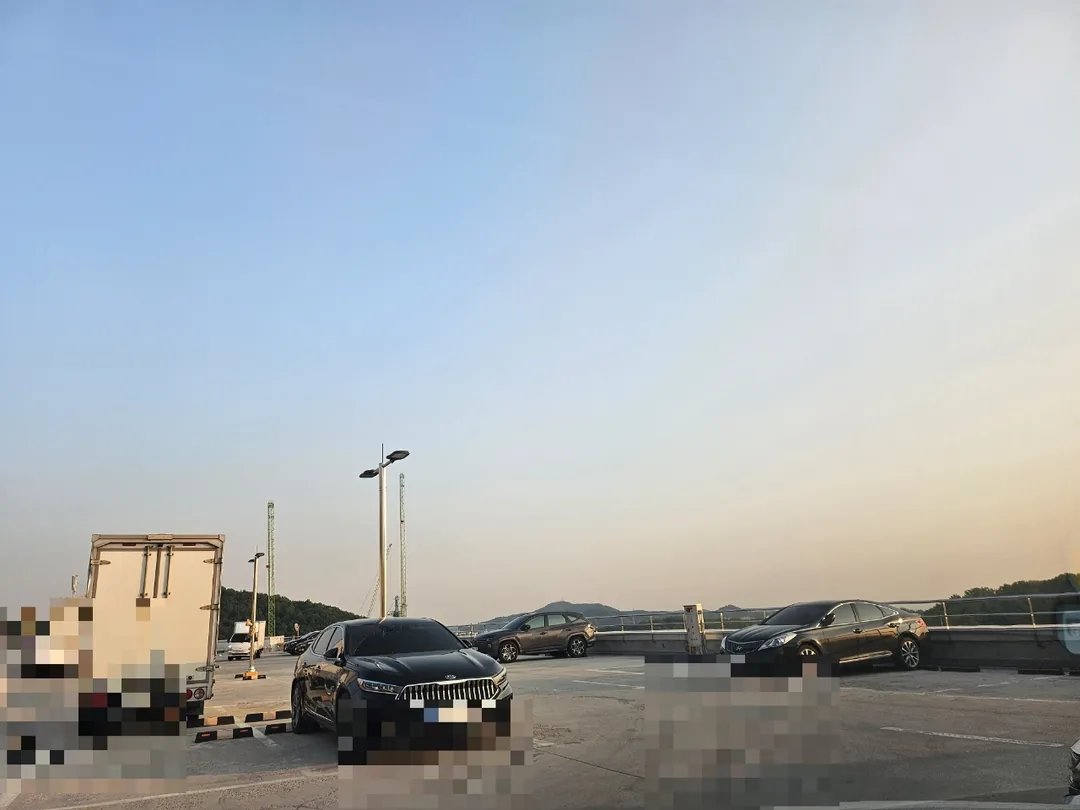 Đúng như dự đoán, cuộc sống thực tại thì...