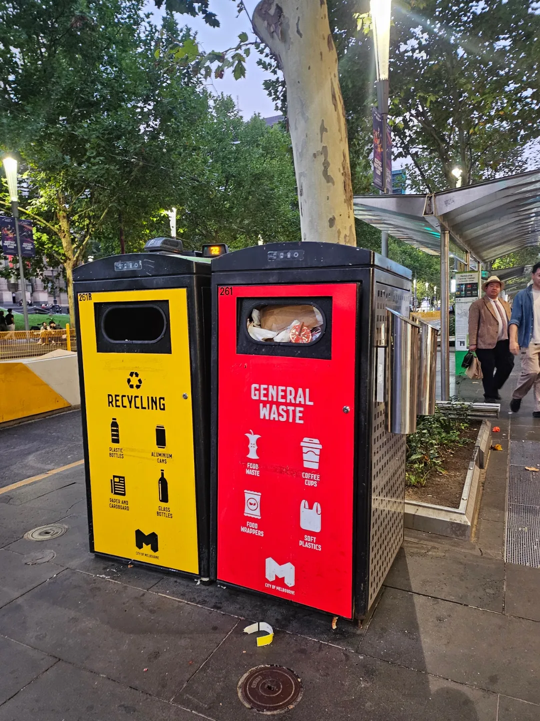 🇦🇺(Du lịch 6) Bữa ăn đầu tiên của tôi ở Melbourne 🍕🍕