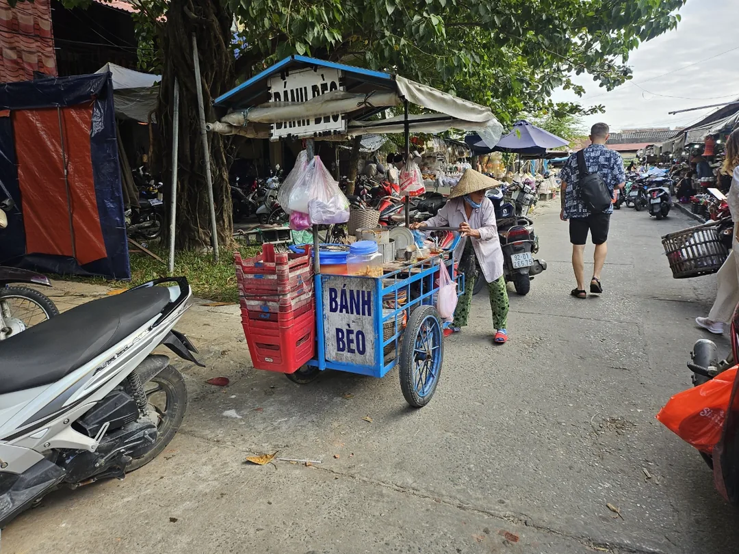 🇻🇳(Cảm nhận lần thăm lại) Chợ Hội An mà tôi gặp vào ban ngày ấy à...