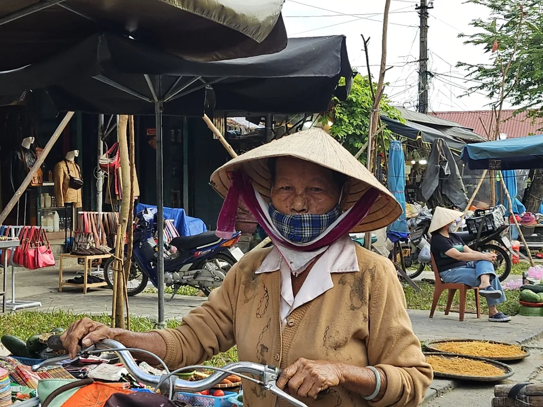 🇻🇳(Cảm nhận lần thăm lại) Chợ Hội An mà tôi gặp vào ban ngày ấy à...
