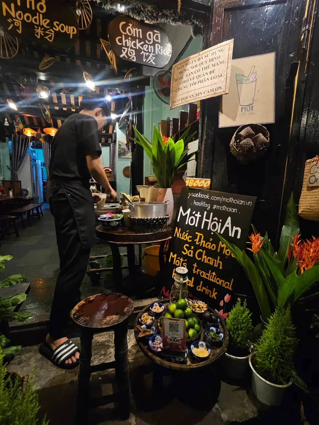 🇻🇳(review sau khi quay lại) Quán cà phê MOT ở Hội An! herbal drink🍸