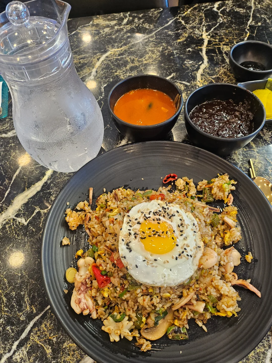 Còn chưa kịp nạp caffeine nữa