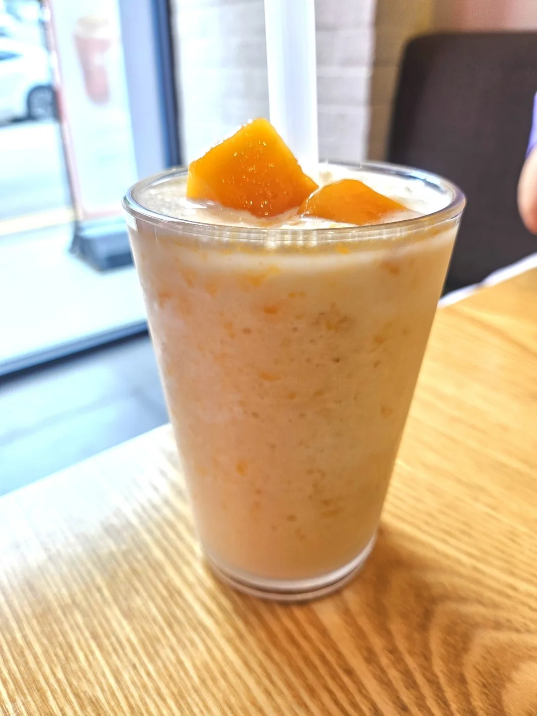 Món mới của Hollys Coffee <Mango Coco Halichino> ngon lắm đó!