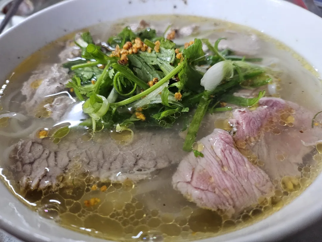 🇻🇳 (Review chuyến đi lại) Xì xụp phở từ tờ mờ sáng ở Hội An 🍜