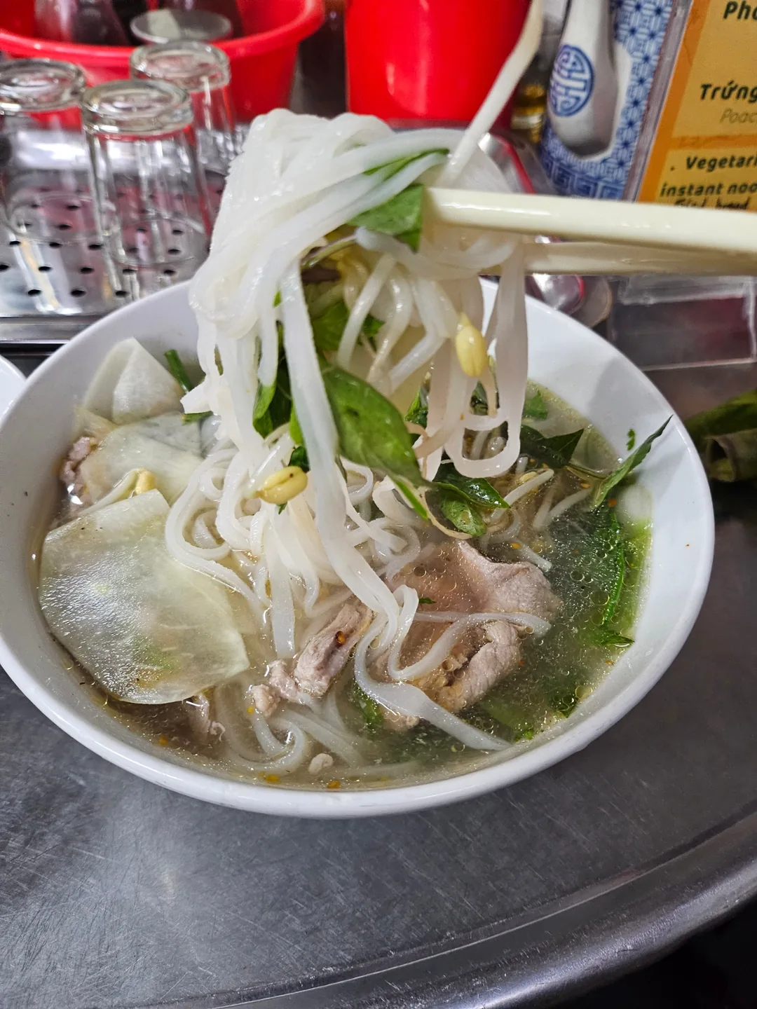🇻🇳 (Review chuyến đi lại) Xì xụp phở từ tờ mờ sáng ở Hội An 🍜