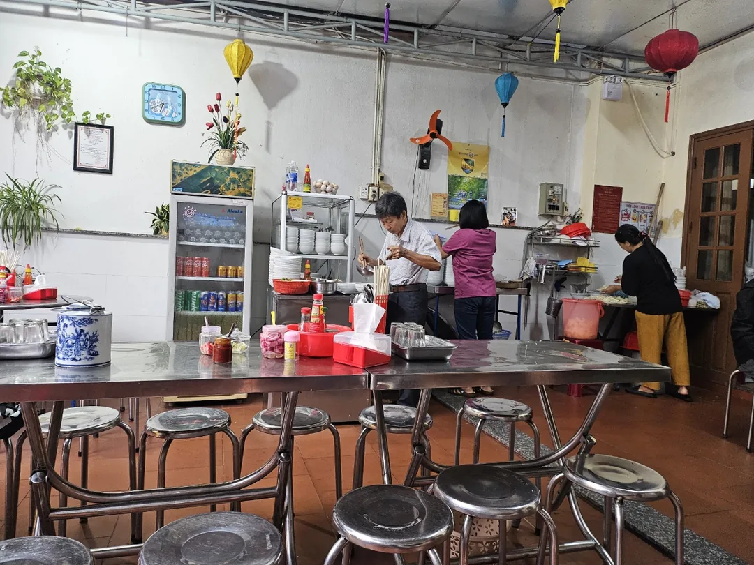 🇻🇳 (Review chuyến đi lại) Xì xụp phở từ tờ mờ sáng ở Hội An 🍜