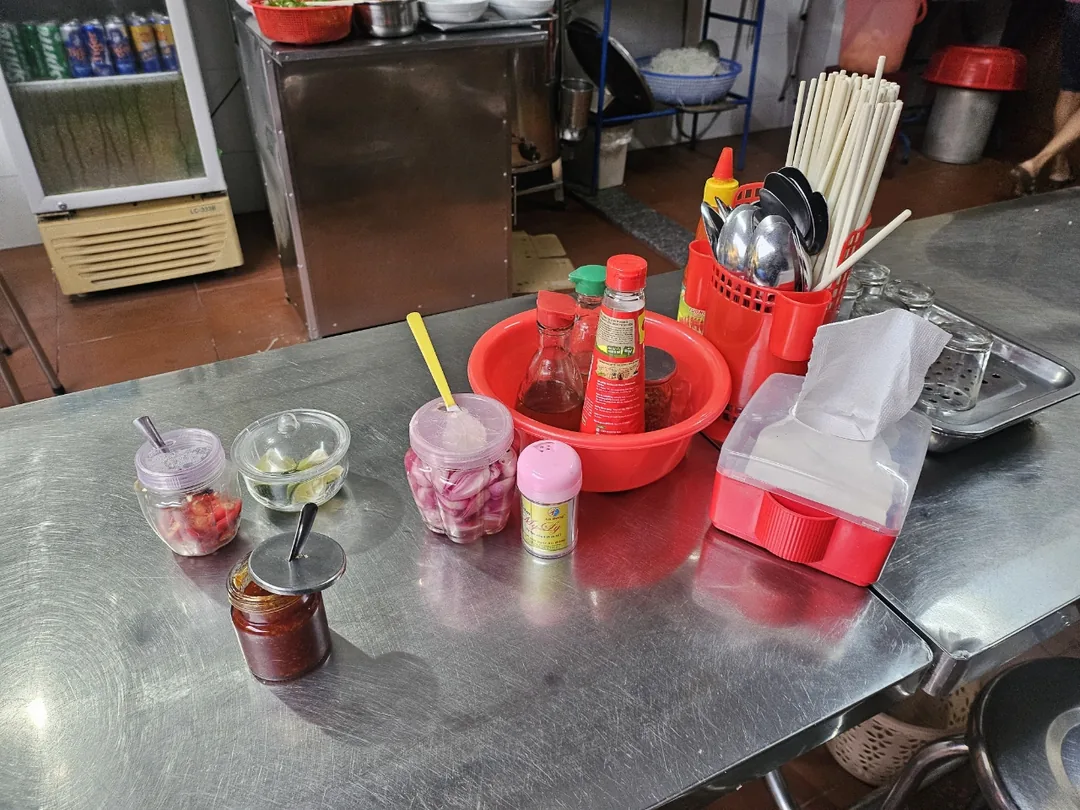 🇻🇳 (Review chuyến đi lại) Xì xụp phở từ tờ mờ sáng ở Hội An 🍜