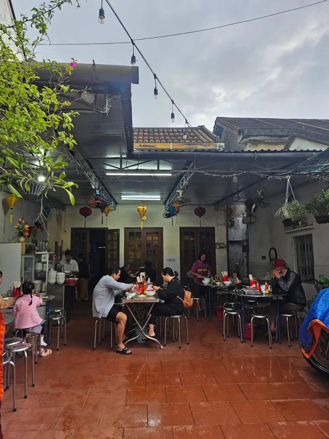 🇻🇳 (Review chuyến đi lại) Xì xụp phở từ tờ mờ sáng ở Hội An 🍜