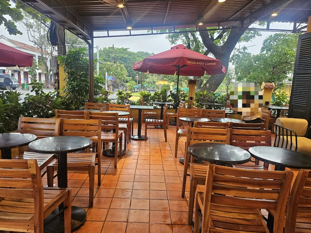 🇻🇳(Bài review lần tái ghé) Highlands Coffee Hội An (Highlands Coffee Hoàng Diệu) (vai phụ: người bạn địa phương Đà Nẵng cùng hội cùng thuyền)