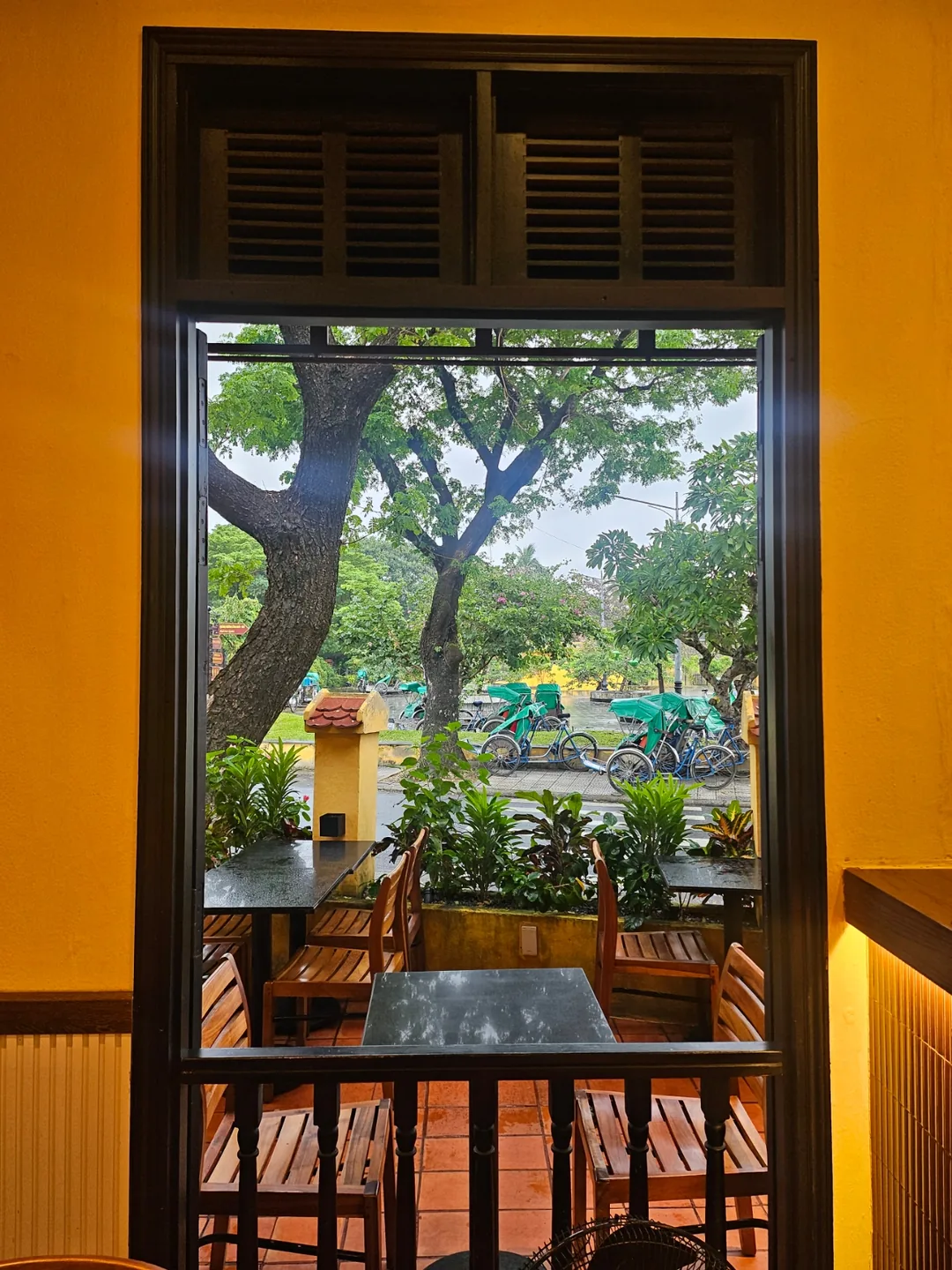 🇻🇳(Bài review lần tái ghé) Highlands Coffee Hội An (Highlands Coffee Hoàng Diệu) (vai phụ: người bạn địa phương Đà Nẵng cùng hội cùng thuyền)