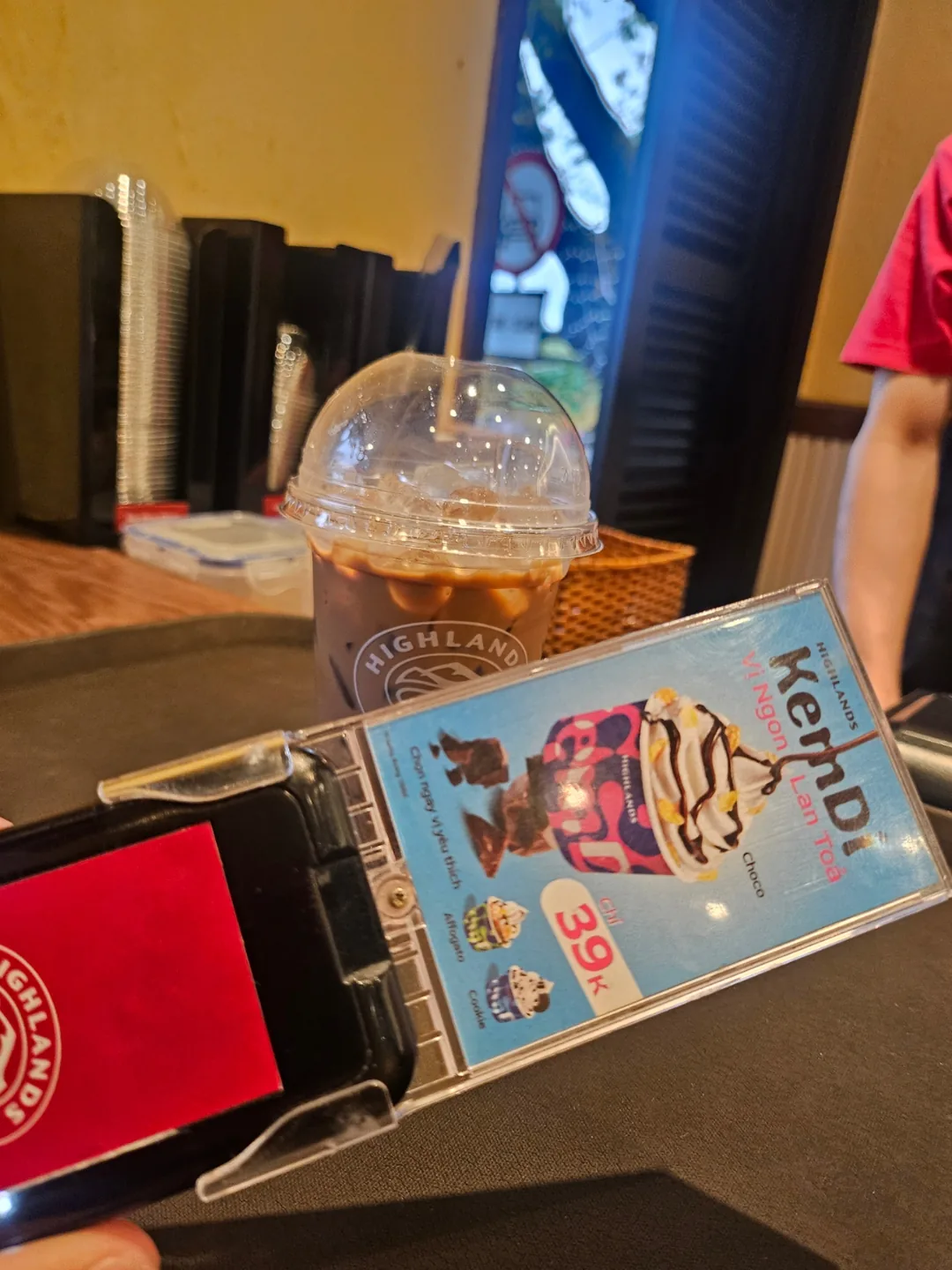 🇻🇳(Bài review lần tái ghé) Highlands Coffee Hội An (Highlands Coffee Hoàng Diệu) (vai phụ: người bạn địa phương Đà Nẵng cùng hội cùng thuyền)