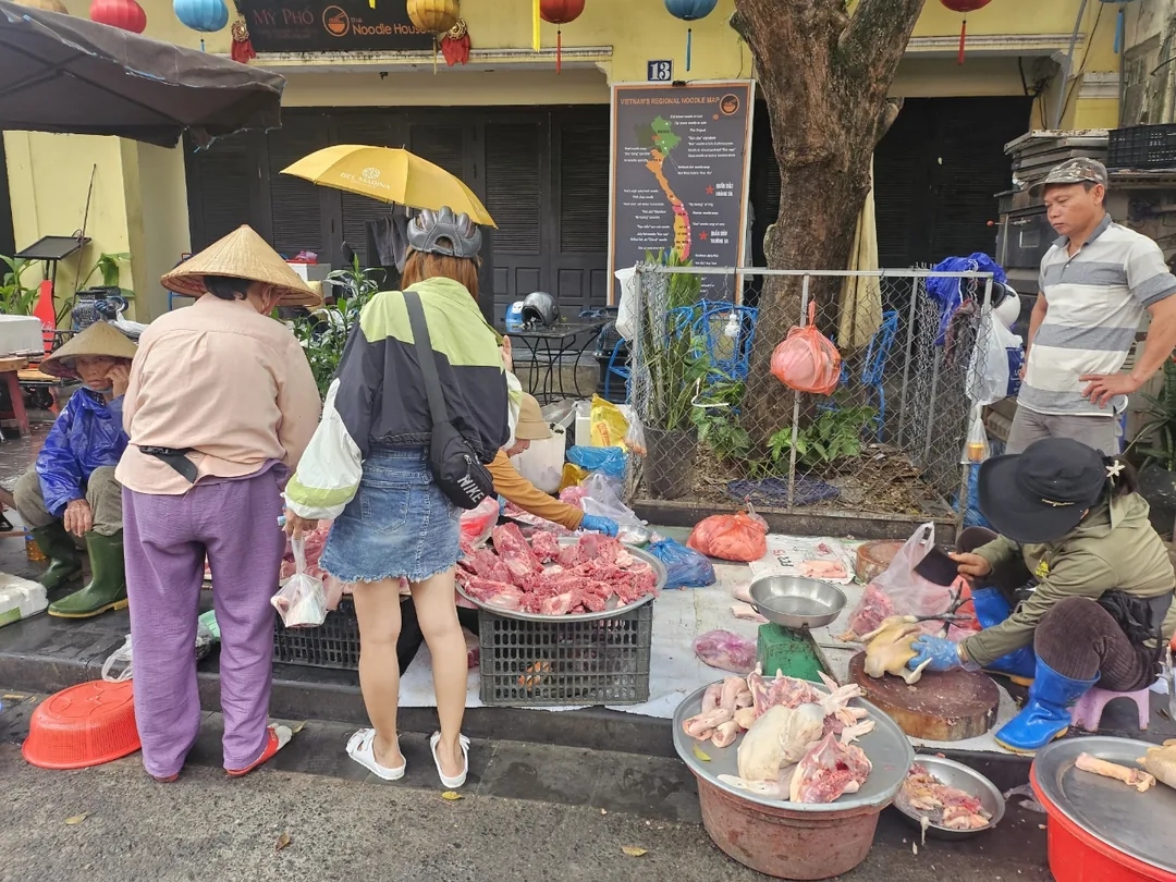 🇻🇳 (Cảm nhận sau khi xem lại) Chợ sớm Hội An ẩm ướt! Cùng nhau du lịch trực tuyến nào!