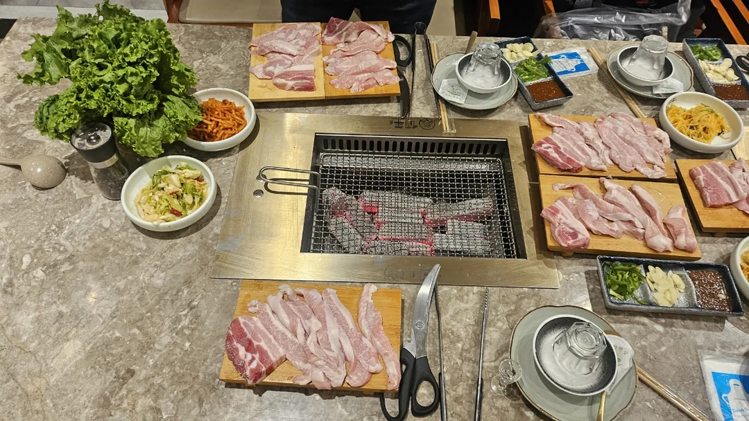 🇨🇳(Diên Cát Live) Tư thế tận hưởng tối thứ Sáu~🤣😆