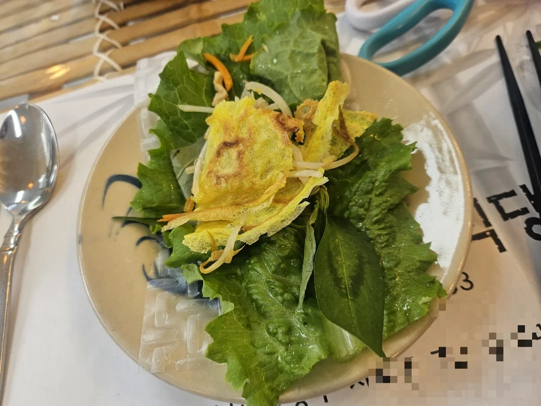 Bánh xèo, cơm tấm, phở, cơm chiên, chả giò