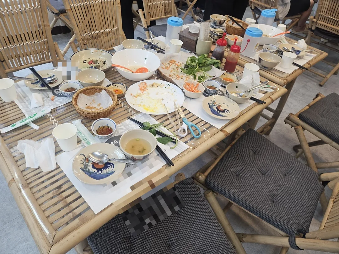 Bánh xèo, cơm tấm, phở, cơm chiên, chả giò