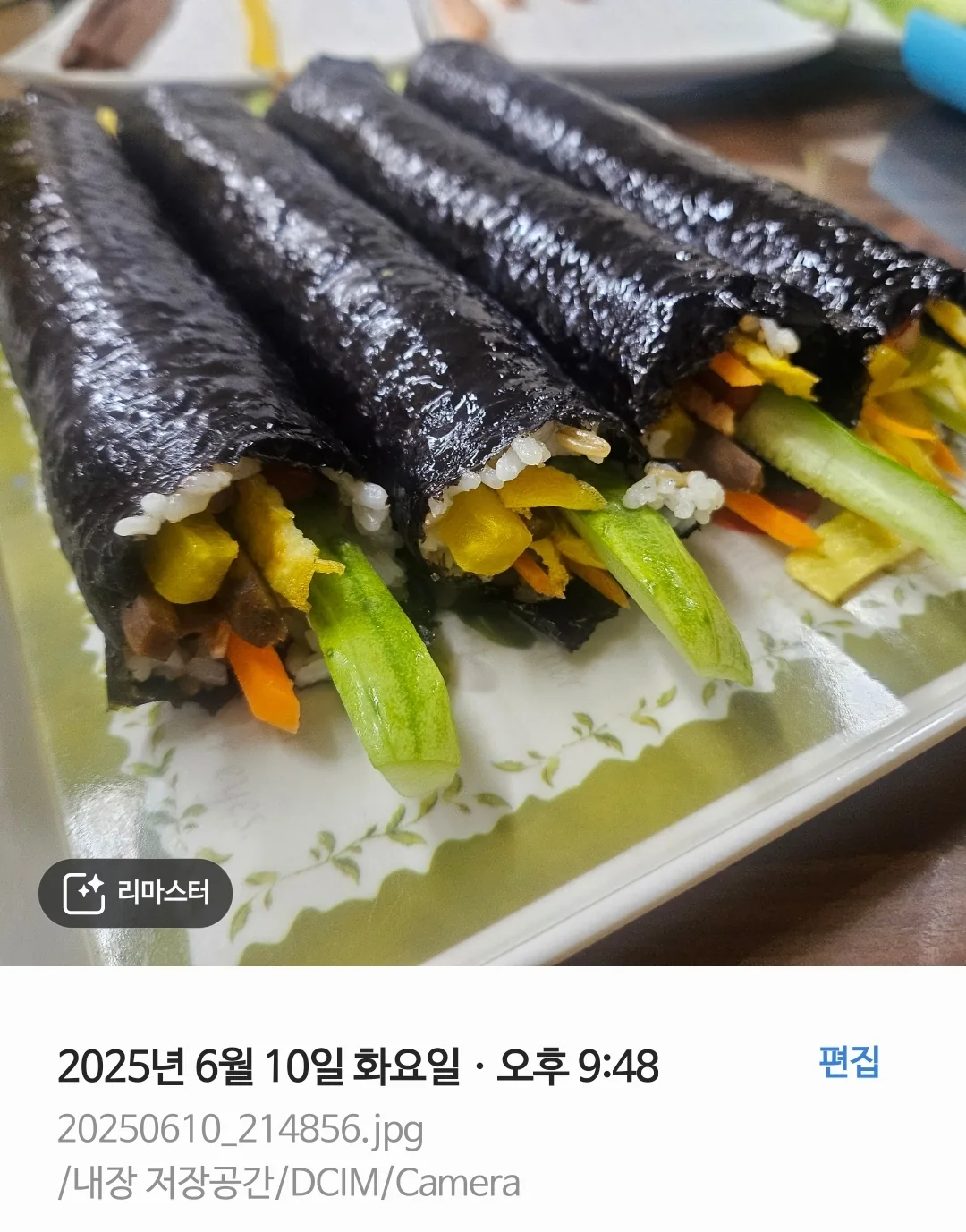 Kimbap Cheonguk (kiểu nhà làm) mở cửa vào ban đêm