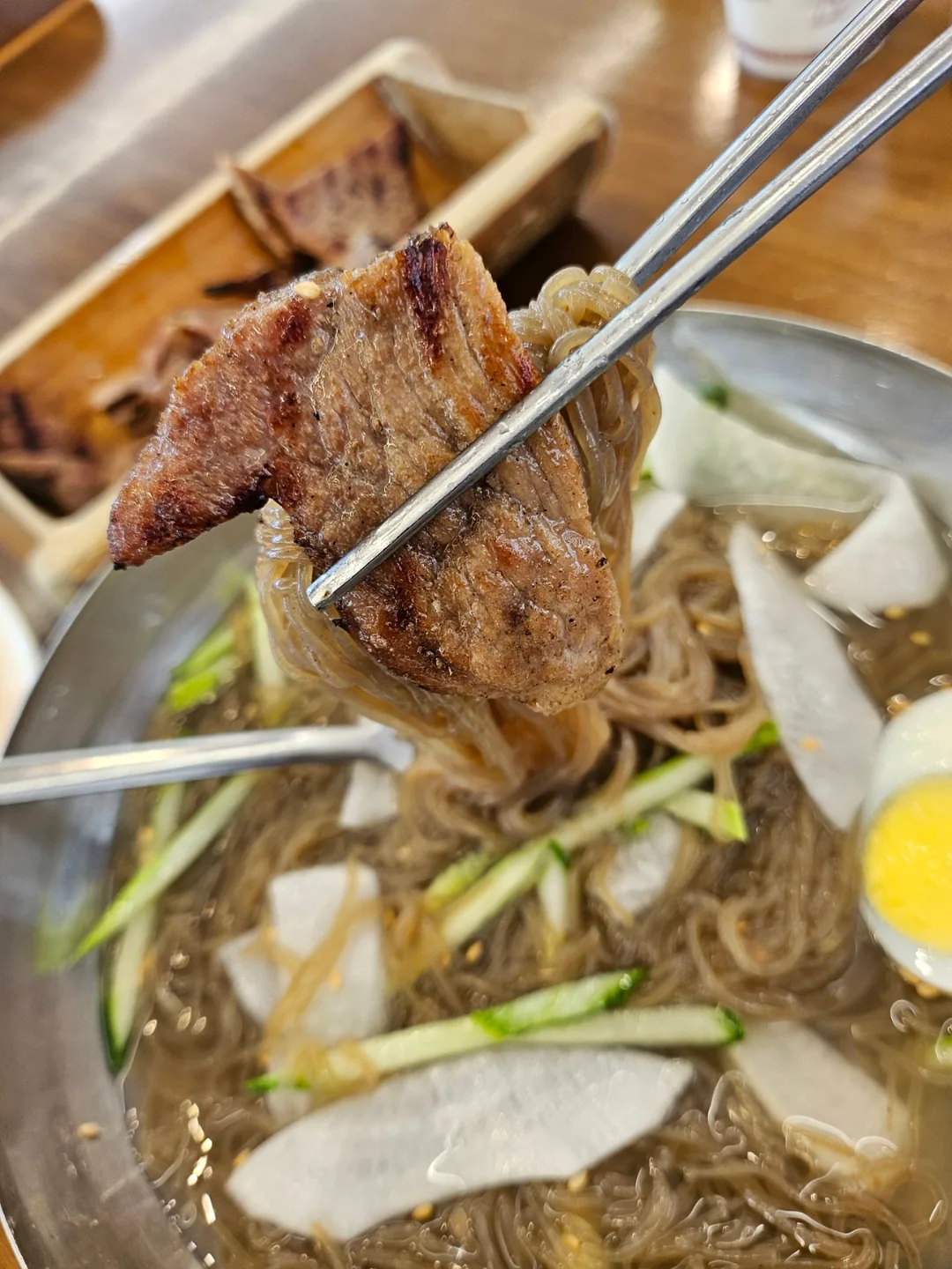 Trời nóng quá nên ăn mì lạnh thôi!!