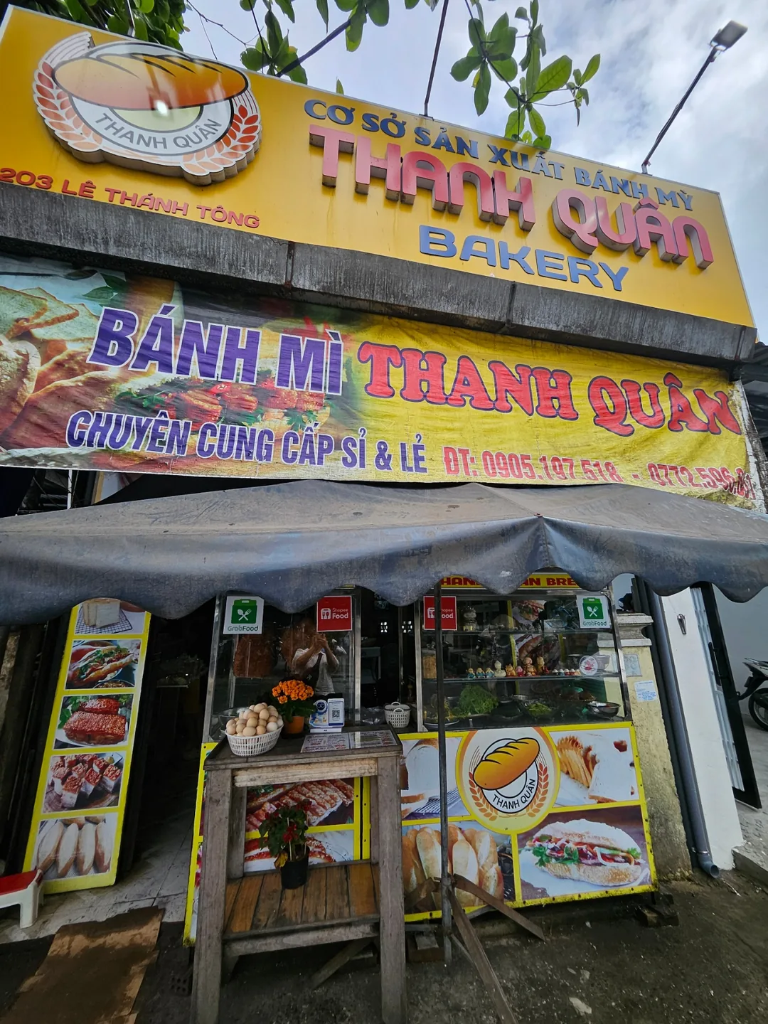 🇻🇳(Review) Quán bánh mì local ngon ở Hội An! Banh Mi Thanh Quân