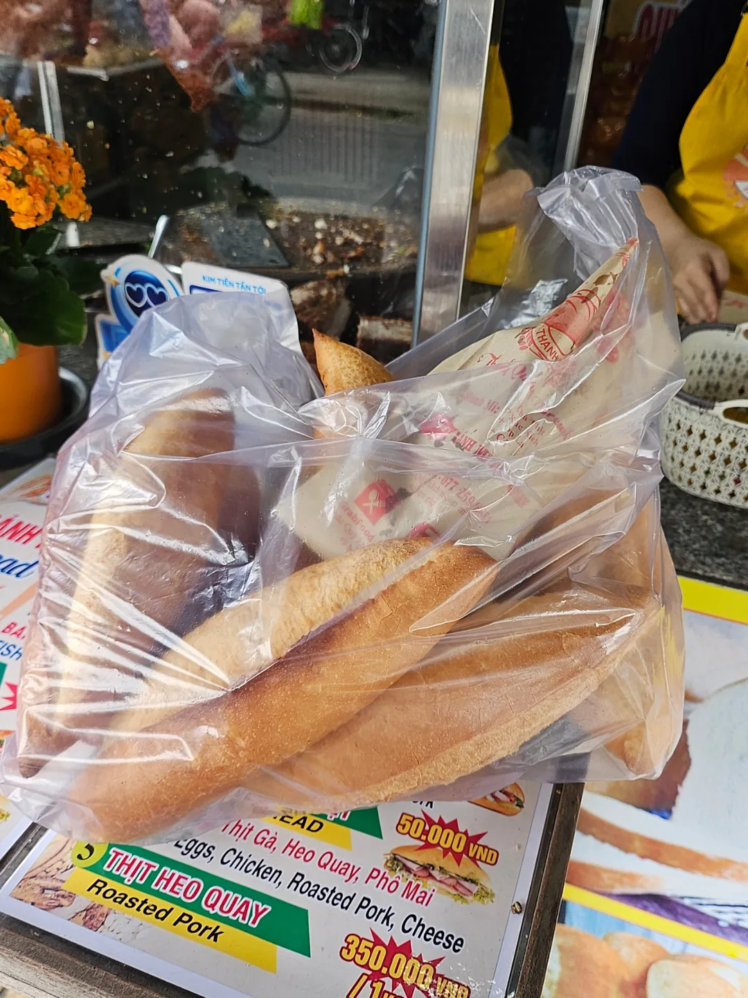 🇻🇳(Đánh giá) Bánh mì cũng có thể mua sắm được sao? Được chứ!