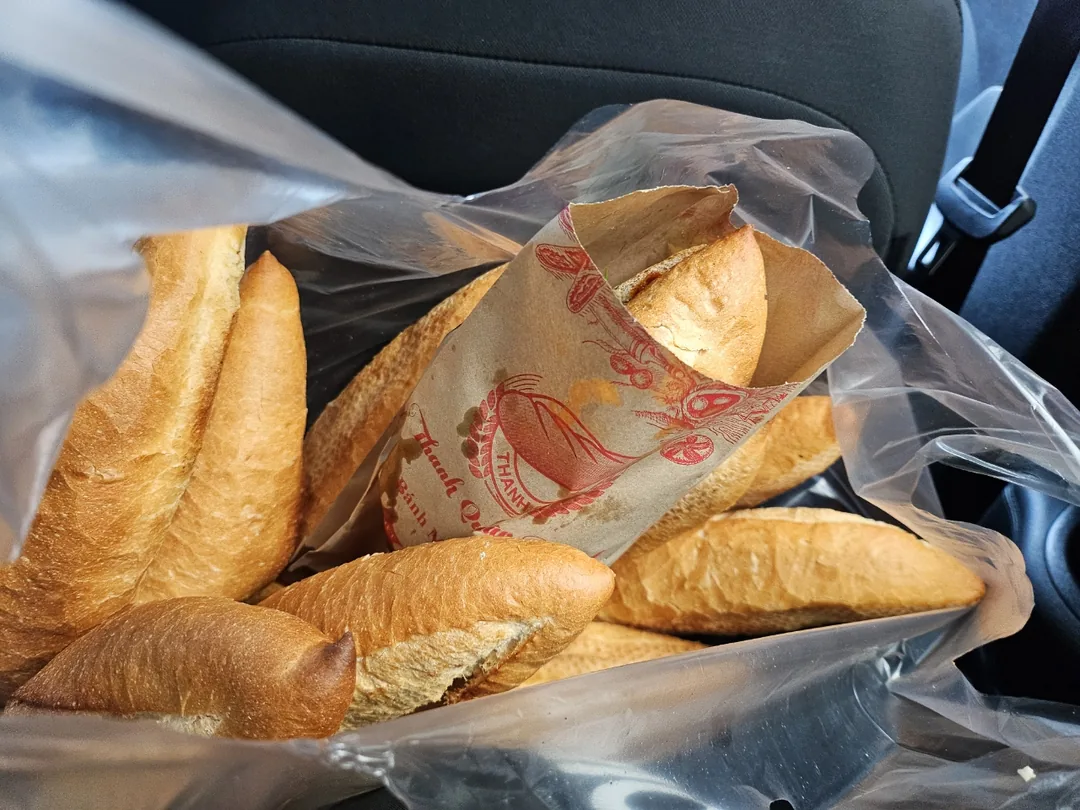 🇻🇳(Đánh giá) Bánh mì cũng có thể mua sắm được sao? Được chứ!