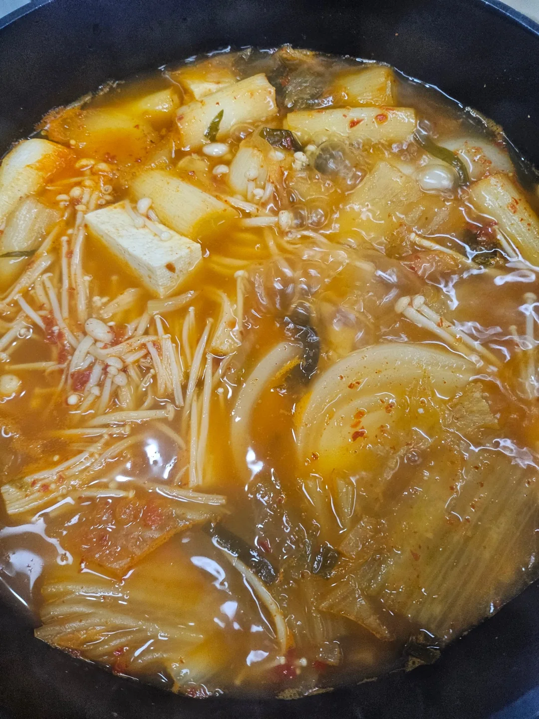 Bữa tối là món ăn gia đình kiểu Hàn Quốc 🤭