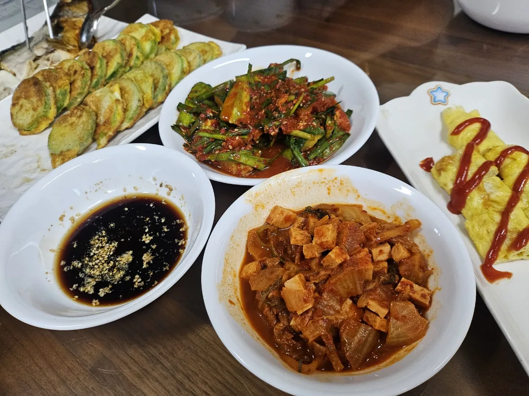 Vất vả rồi.. mâm cơm tối
