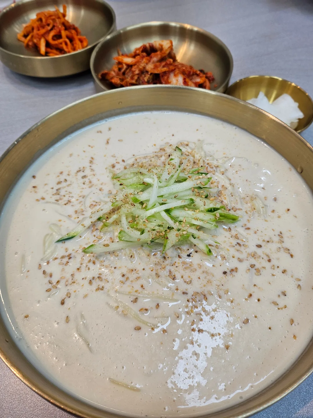 Bữa trưa ăn gì mát mát nào~