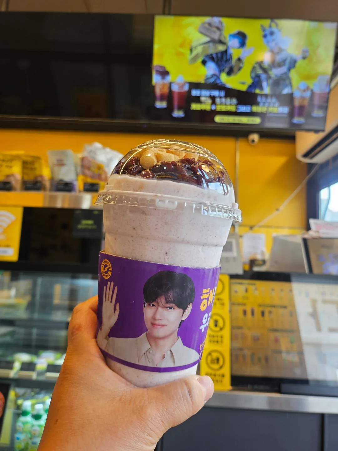 Milkshake bánh gạo đậu đỏ của Compose Coffee