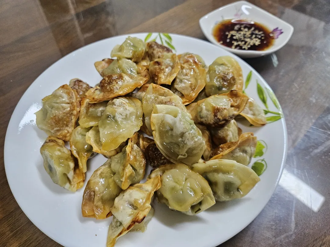 Ăn bánh xếp chiên làm đồ ăn vặt rồi trên CHAT GPT
