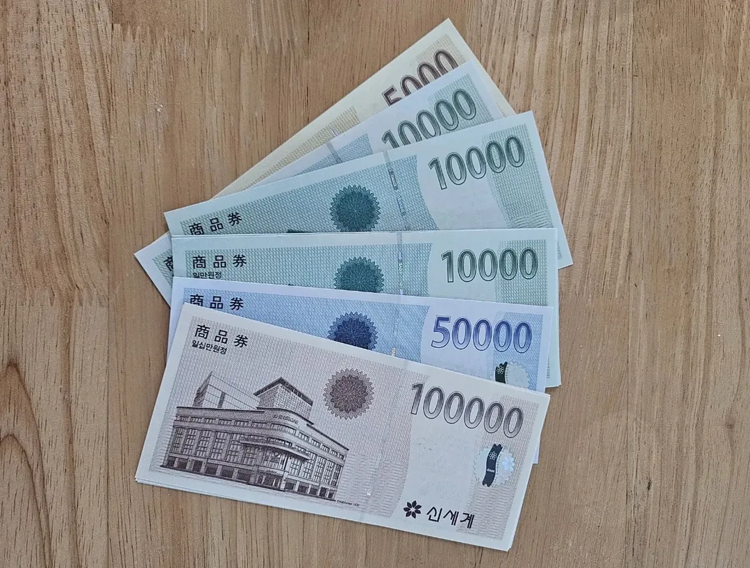 🎉[Công bố đáp án] Người trả lời đúng số tiền phiếu quà tặng là!!