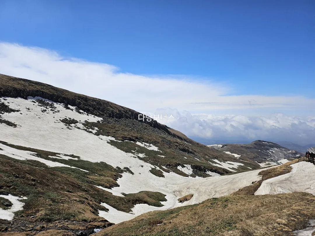 🇰🇷🇨🇳🏔Cung đường Tây Pha hồ Thiên Trì núi Bạch Đầu, 1442 bậc thang và tuyết❄️ nhìn giờ thấy mát rượi