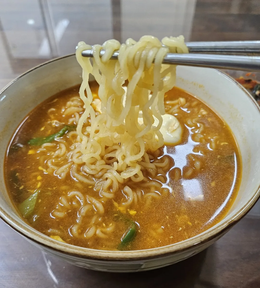 Ăn bữa xế với 🍜