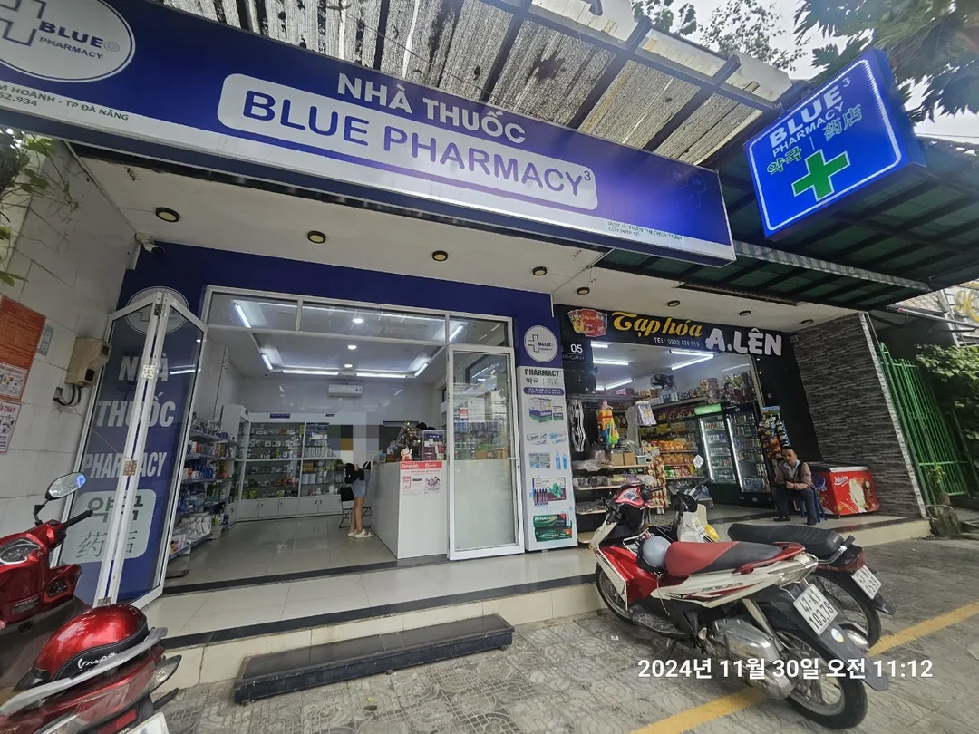🇻🇳(Đánh giá) Trong lúc dạo bộ ở biển Mỹ Khê, ghé mua sắm tại nhà thuốc Blue~🛍