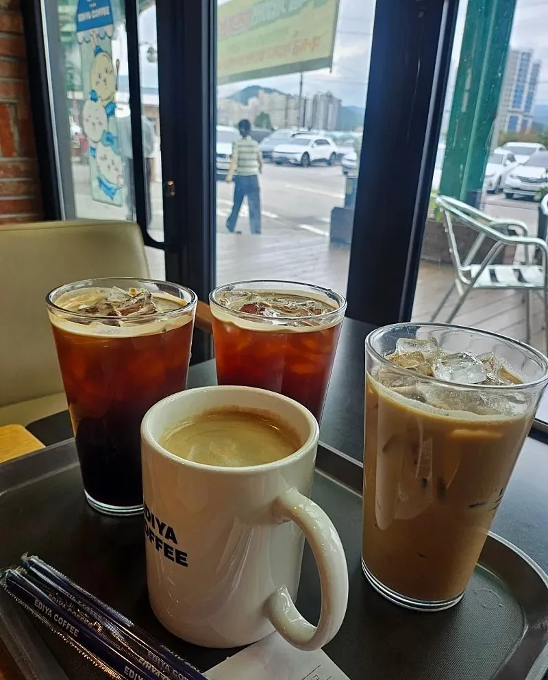 Cà phê hôm nay là Ediya ☕️