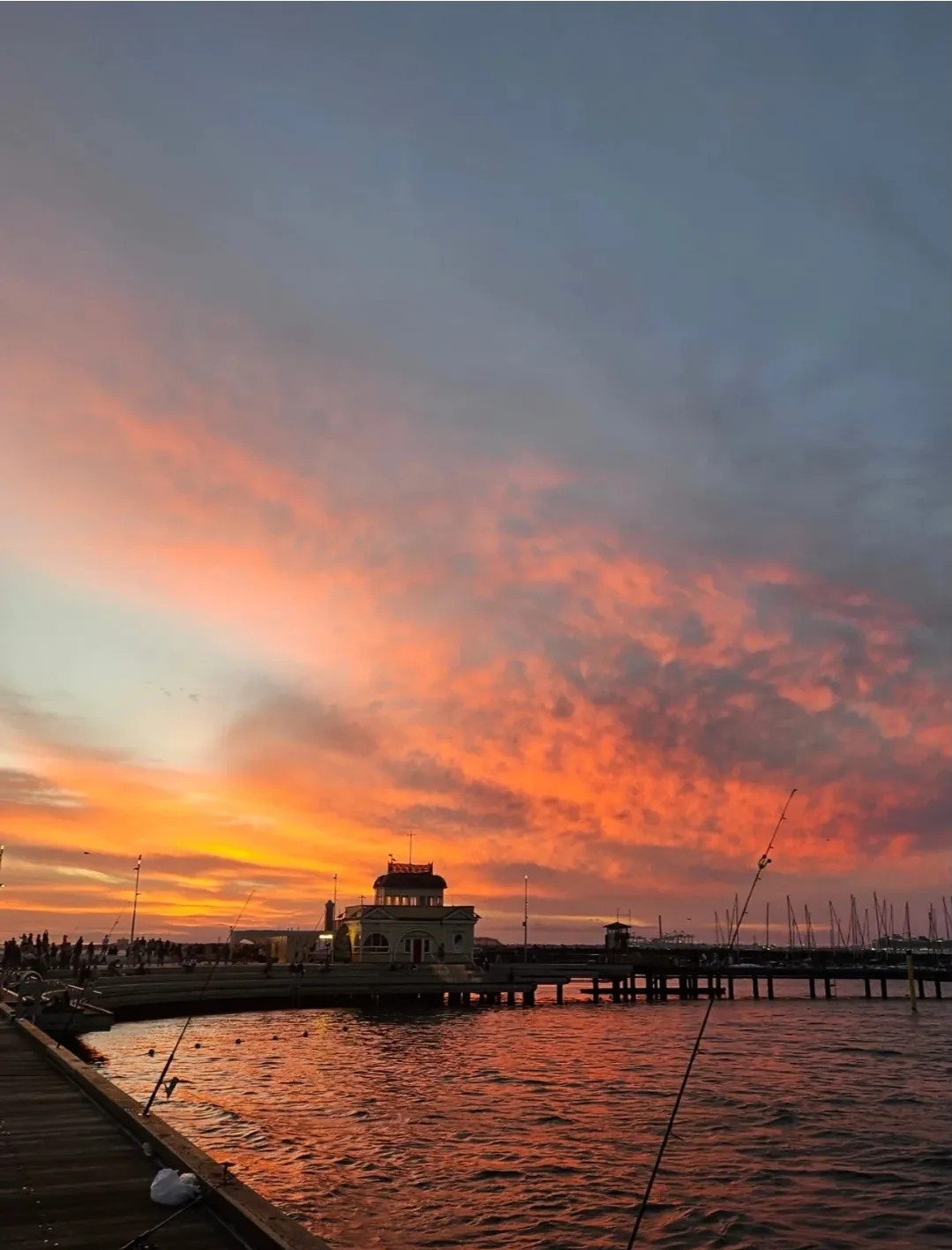 🇦🇺 Địa điểm ngắm hoàng hôn nổi tiếng~ Bãi biển St Kilda ở Melbourne (St Kilda beach)