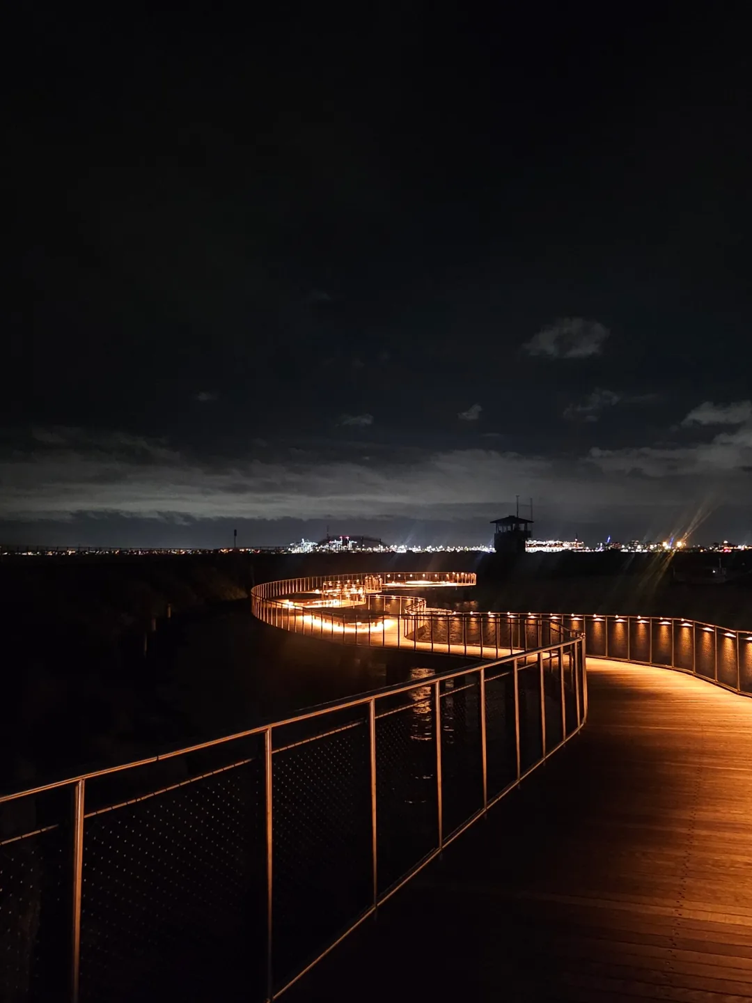 🇦🇺 Địa điểm ngắm hoàng hôn nổi tiếng~ Bãi biển St Kilda ở Melbourne (St Kilda beach)