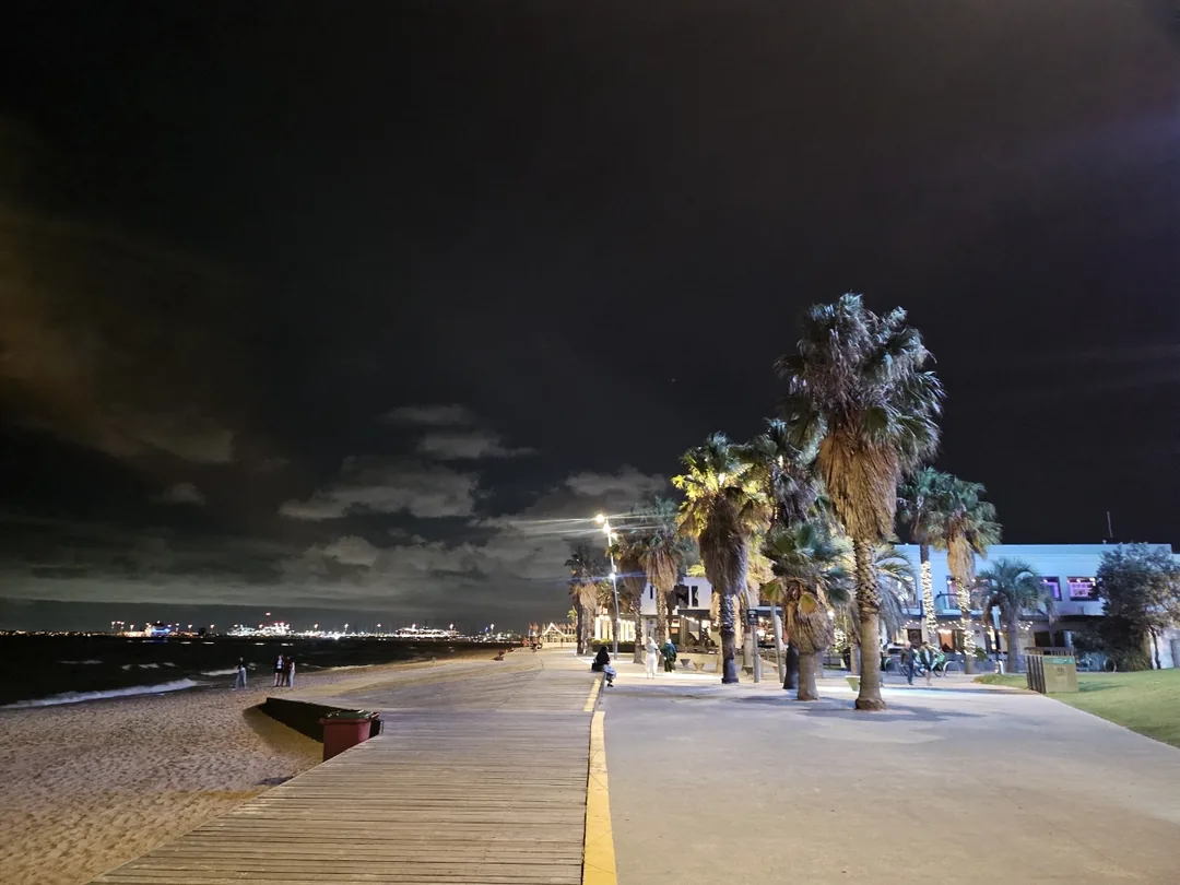 🇦🇺 Địa điểm ngắm hoàng hôn nổi tiếng~ Bãi biển St Kilda ở Melbourne (St Kilda beach)