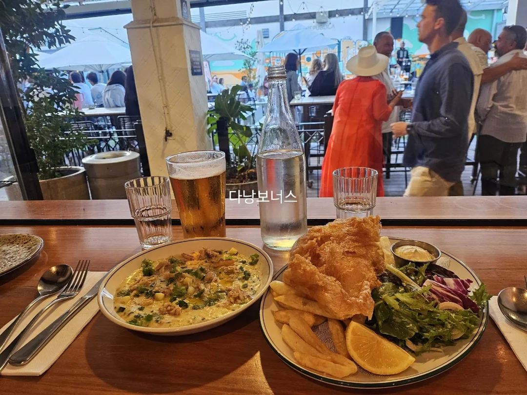 🇦🇺Melbourne Republica St Kilda Beach, ban nhạc và fish and chips kết hợp tuyệt vời👍