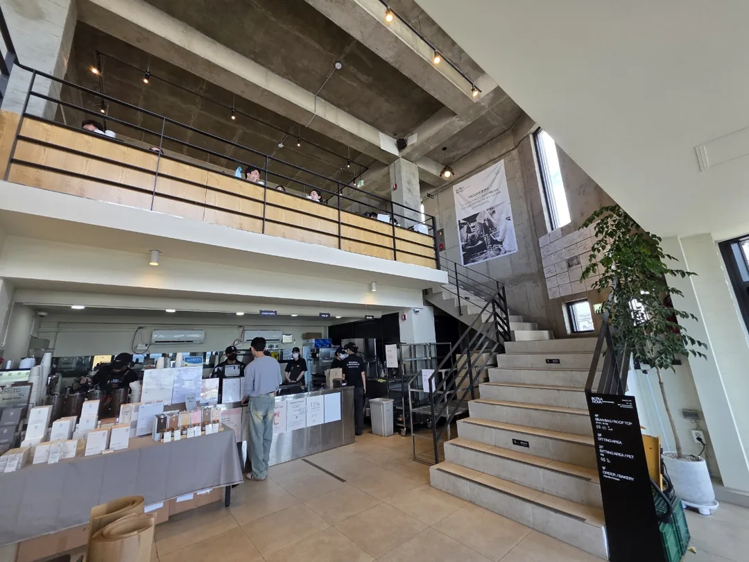 🇰🇷 Bossa Nova Coffee Roasters chi nhánh Gangneung ☕️