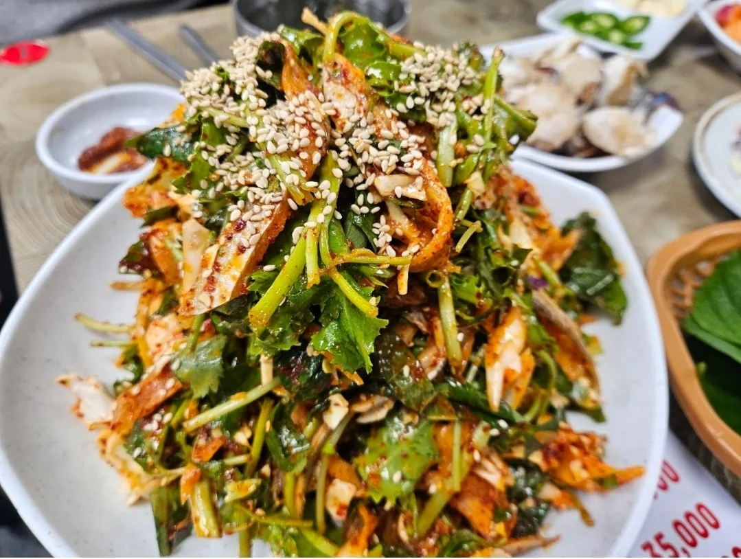 🇰🇷Chợ Punmul Ganghwa, chỉ nghĩ đến món bandaengi (cá trích muối) ngon lành thôi mà đã ứa nước miếng rồi~😁