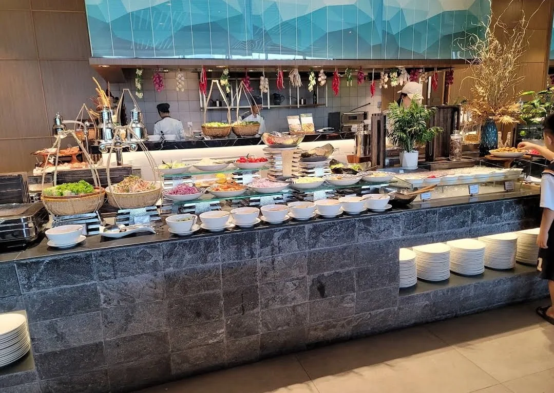 🇻🇳(Đánh giá) Bữa sáng khách sạn Bay Capital Da Nang (= Crowne Plaza Da Nang City Centre)