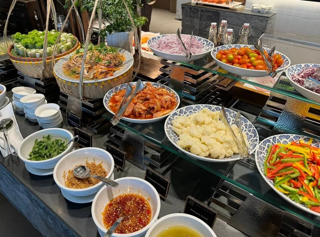 🇻🇳(Đánh giá) Bữa sáng khách sạn Bay Capital Da Nang (= Crowne Plaza Da Nang City Centre)