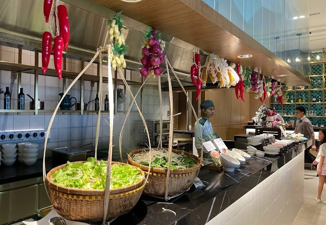 🇻🇳(Đánh giá) Bữa sáng khách sạn Bay Capital Da Nang (= Crowne Plaza Da Nang City Centre)