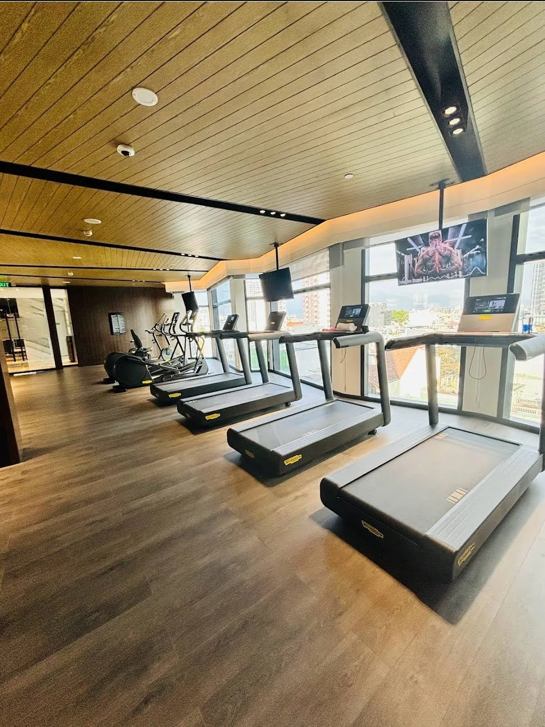 🇻🇳(Bài đánh giá) Tiện nghi, dịch vụ của Bay Capital Da Nang Hotel (= Crowne Plaza Đà Nẵng City Centre)