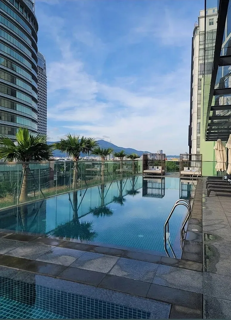 🇻🇳(Bài đánh giá) Tiện nghi, dịch vụ của Bay Capital Da Nang Hotel (= Crowne Plaza Đà Nẵng City Centre)