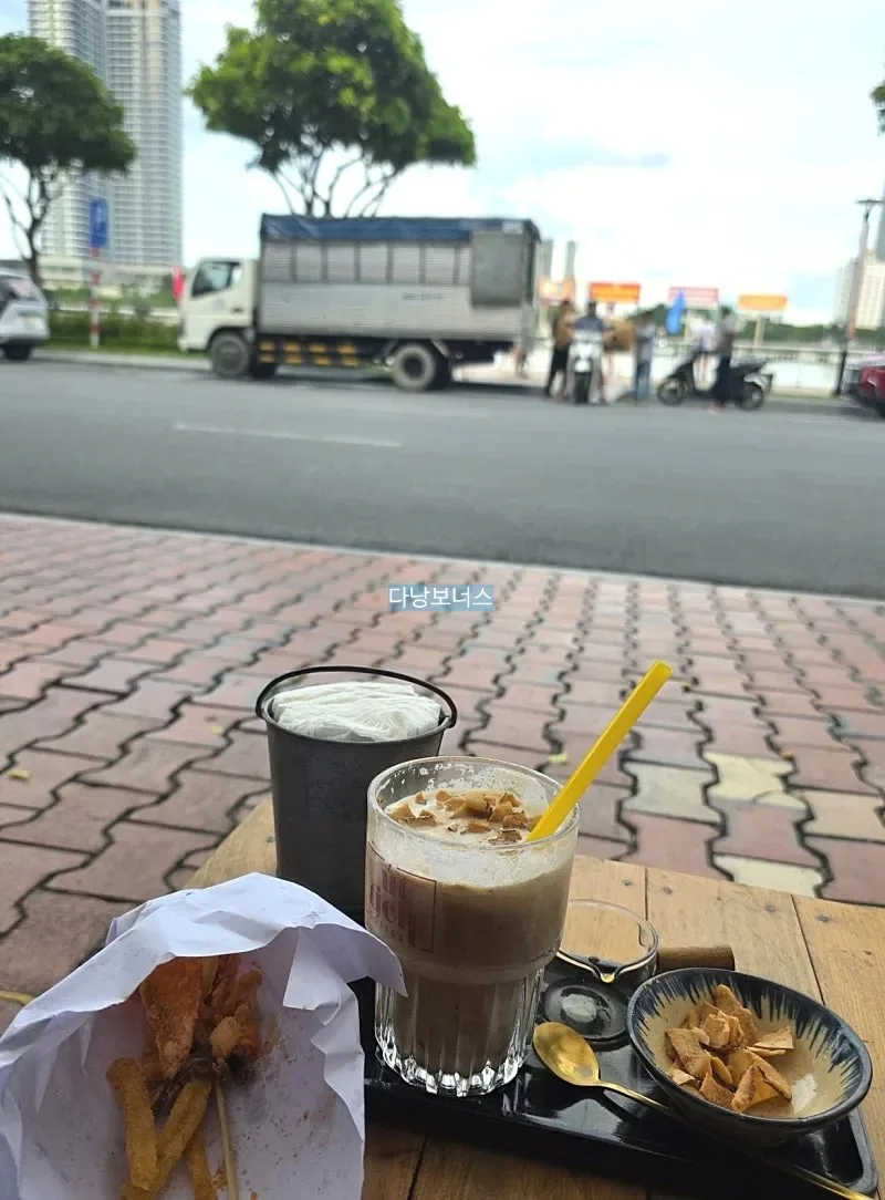 🇻🇳Trên đường phố sau cơn mưa