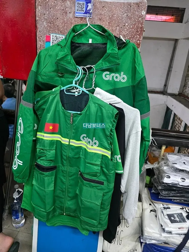 🇻🇳Người hàng xóm khiến tôi nhớ đến khi nhìn thấy áo khoác Grab