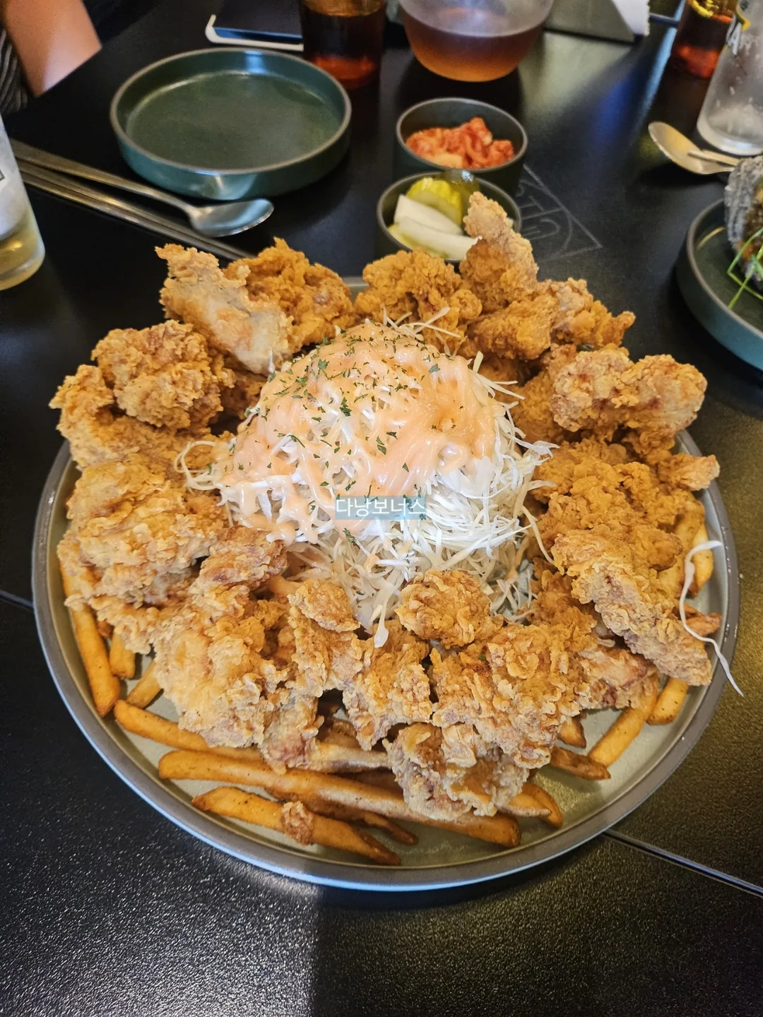 🇰🇷 Hãy rót rượu và kết bạn tại cầu Yongjak nhé (cực kỳ khuyến khích)
