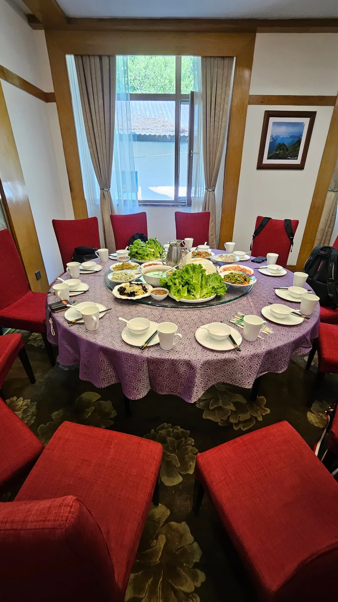 🇨🇳 Đã được ngắm hồ Thiên Trì trên núi Bạch Đầu rồi thì phải mở tiệc ăn mừng chứ!